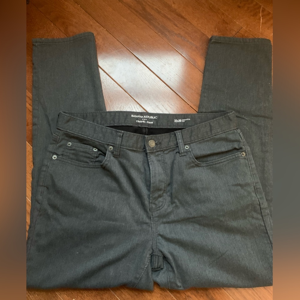Banana Republic Men’s Dark Gray Travel Jean